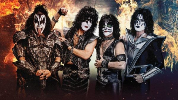 Kiss (2022)